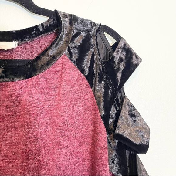 1.4.3. Story by Line Up Women's Burgundy Color Block Cut Out Sleeve Top Medium - Picture 6 of 13